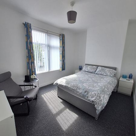 Private Room On Donegall Road In Central Belfast Extérieur photo