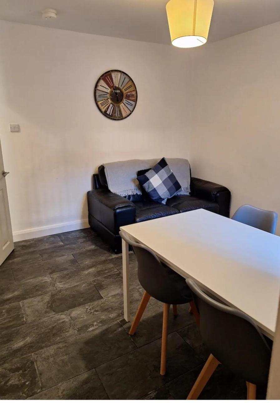 Private Room On Donegall Road In Central Belfast Extérieur photo